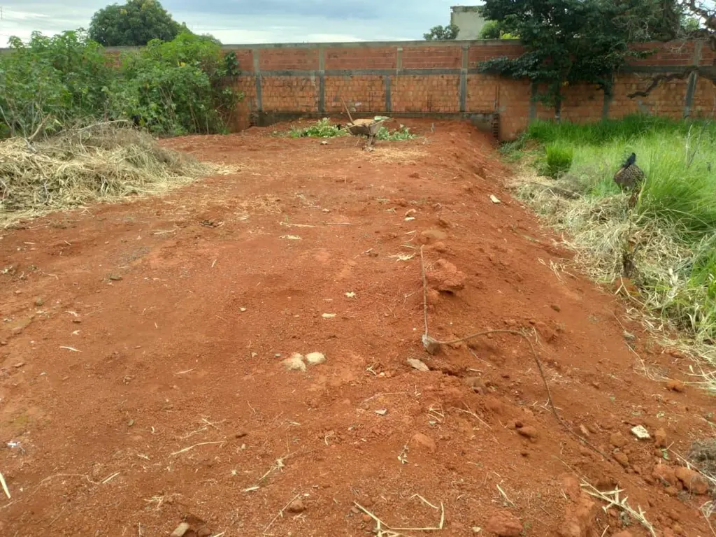 OPORTUNIDADE.Lote na RUA 8 do Vicente Pires, medindo 420m2, já aterrado. OPORTUN...