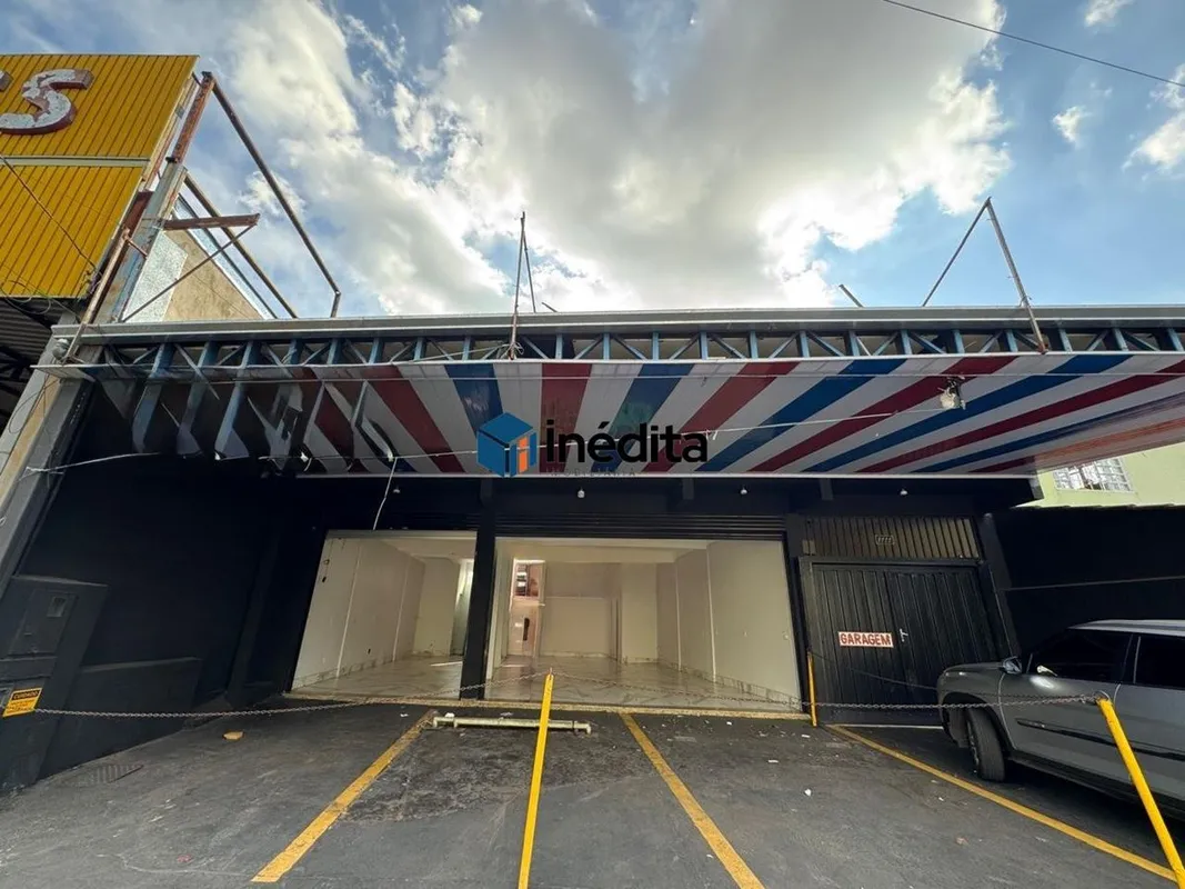 LOCALIZAÇÃO:Localizada a sala comercial à poucos metros do Polo Comercial da 44,...