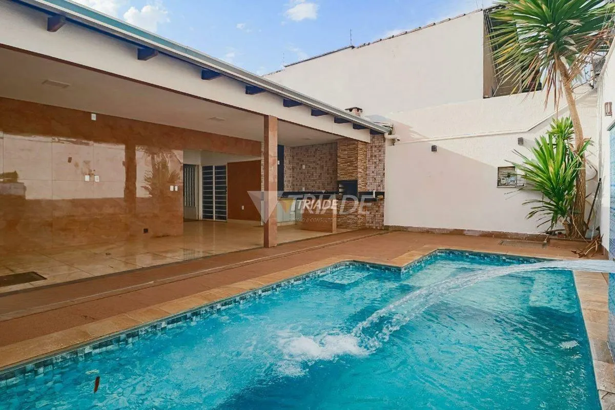 Conforto, lazer e praticidade em um só lugar!Esta casa no Moinho dos Ventos ofer...