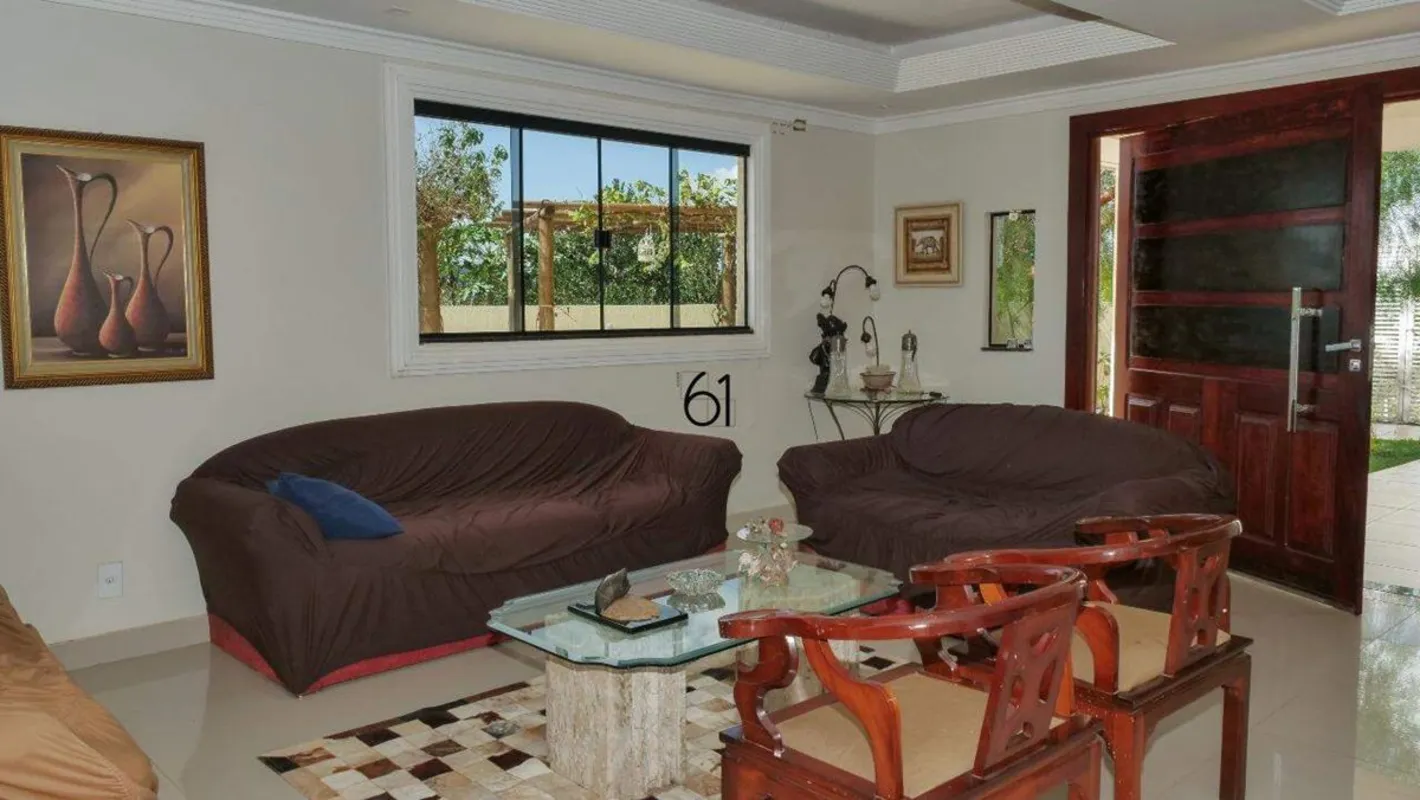 Excelente casa em terreno de 1.486m²;Vista livre permanente por se tratar de áre...