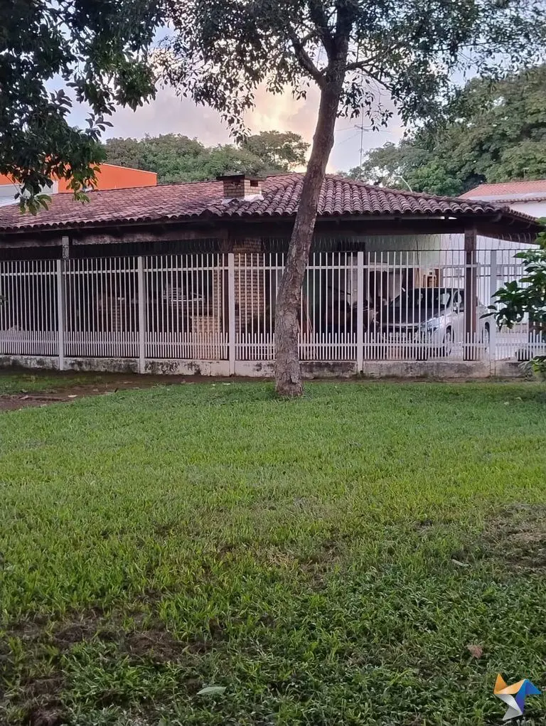 Asa Sul 713 - Casa de ESQUINA - Bom Estado - Exc. LocalizaçãoCasa de Esquina à V...