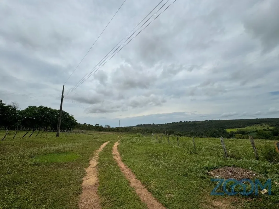 Oportunidade Única de Investimento em uma Área Rural Transformada em Urbana no S...