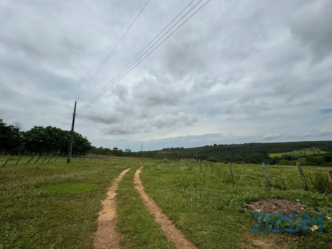 Oportunidade Única de Investimento em uma Área Rural Transformada em Urbana no S...