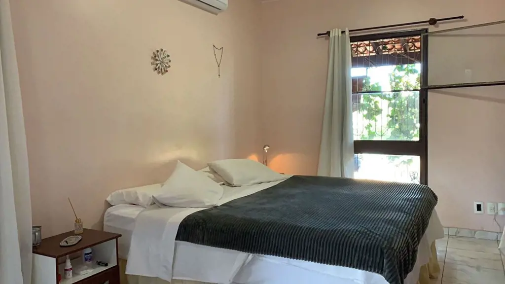 GCASTRO IMÓVEIS vende uma charmosa casa em condomínio fechado chamado vida boa ,...