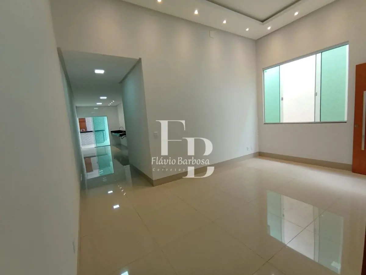 Belíssima casa, fino acabamento, ótima localização no Jardim Luz, a 5 minutos do...