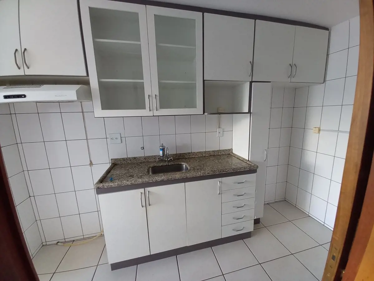 CCSW 04 LT 02 BL B APTO 618 VILLE DE FRANCE Área: 55 M2 Aluguel: R$ 4.000,00 Con...