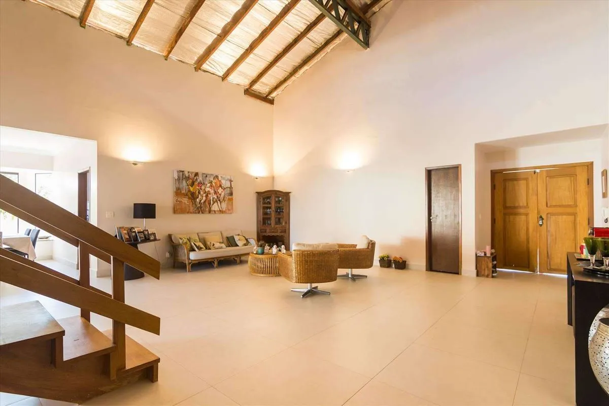 CASA no condomínio Ouro Vermelho II incrível! Localizada em uma posição privileg...