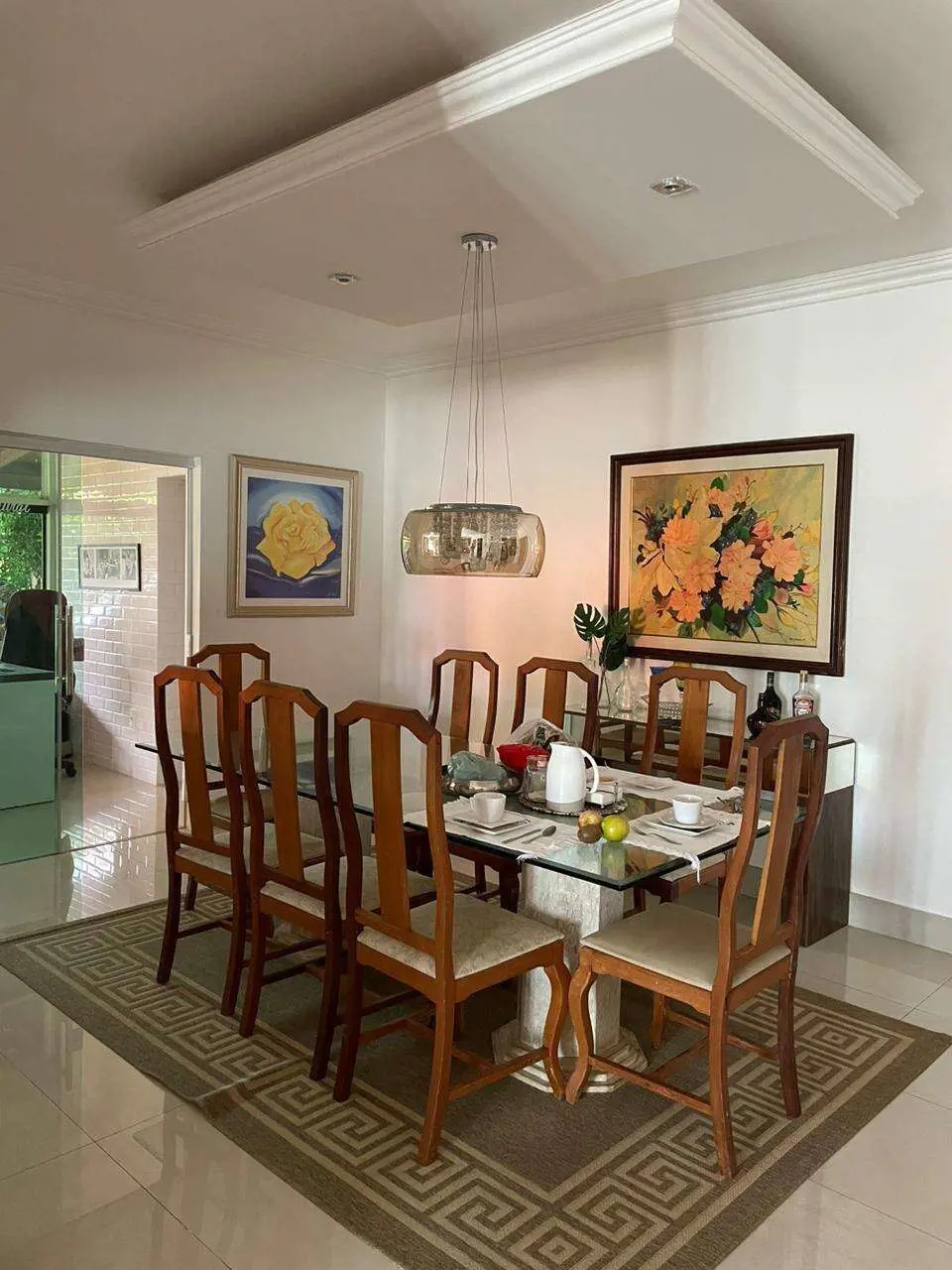 CASA CONDOMINIO VILLAGE ALVORADA SHDB QL 32!Casa com estilo colonial, fachada em...