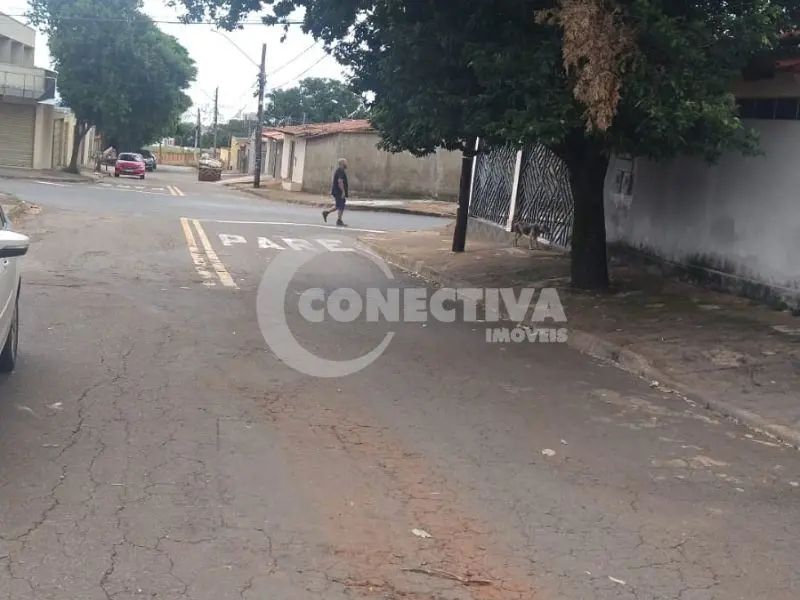  Comentários do corretor: Excelente terreno com 360m², 12 metros de frente, 12 m...