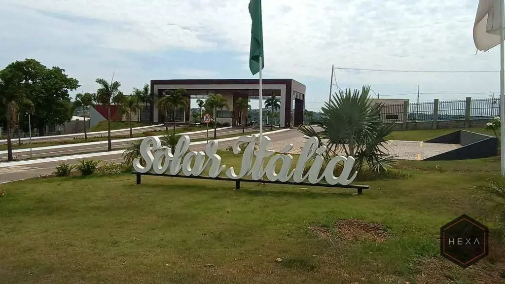 Seu refúgio dos sonhos espera por você no condomínio Solar Itália em Senador Can...