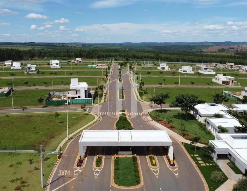 Este é o lote dos seus sonhos! Localizado em um dos empreendimentos mais complet...