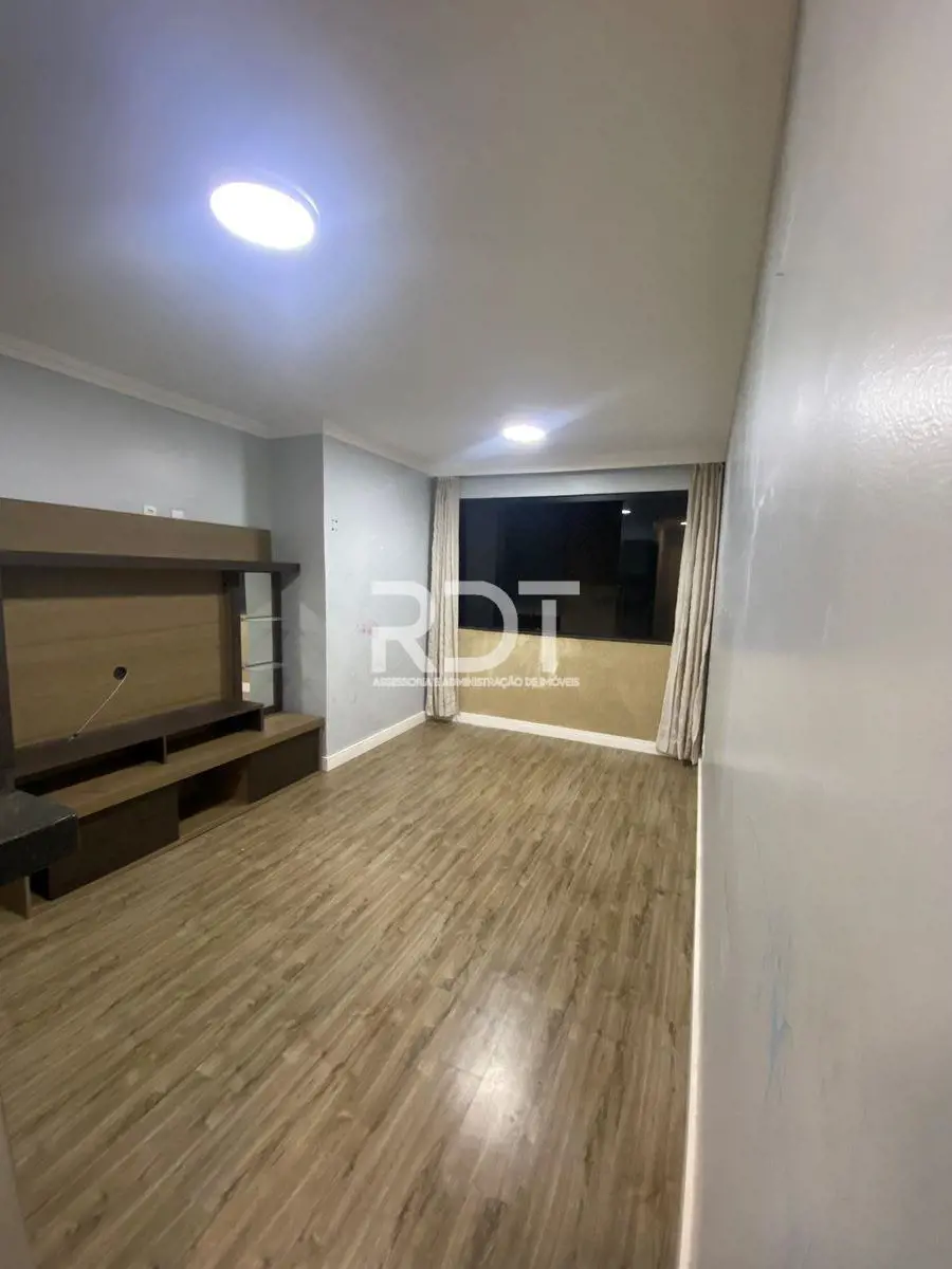 Excelente apartamento reformado composto por:2 quartos ( sendo 01 suíte)SalaCozi...