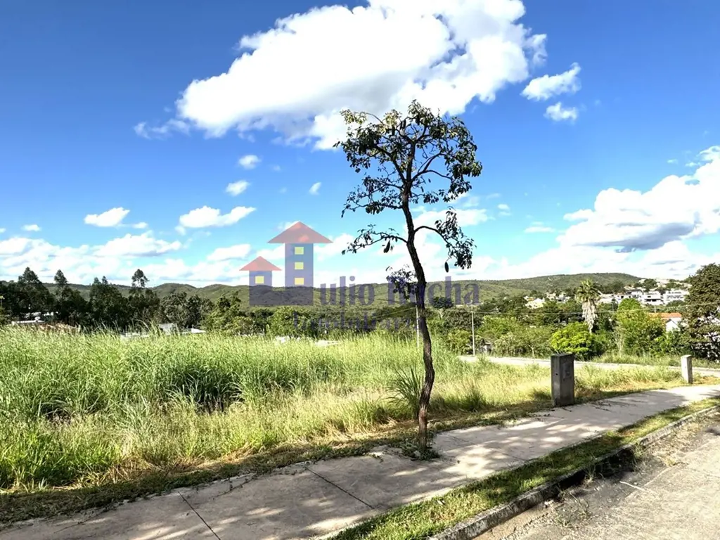 JULIO ROCHA IMOBILIÁRIA VENDE!MARAVILHOSO LOTE NO CONDOMÍNIO BELVEDERE GREEN! RE...