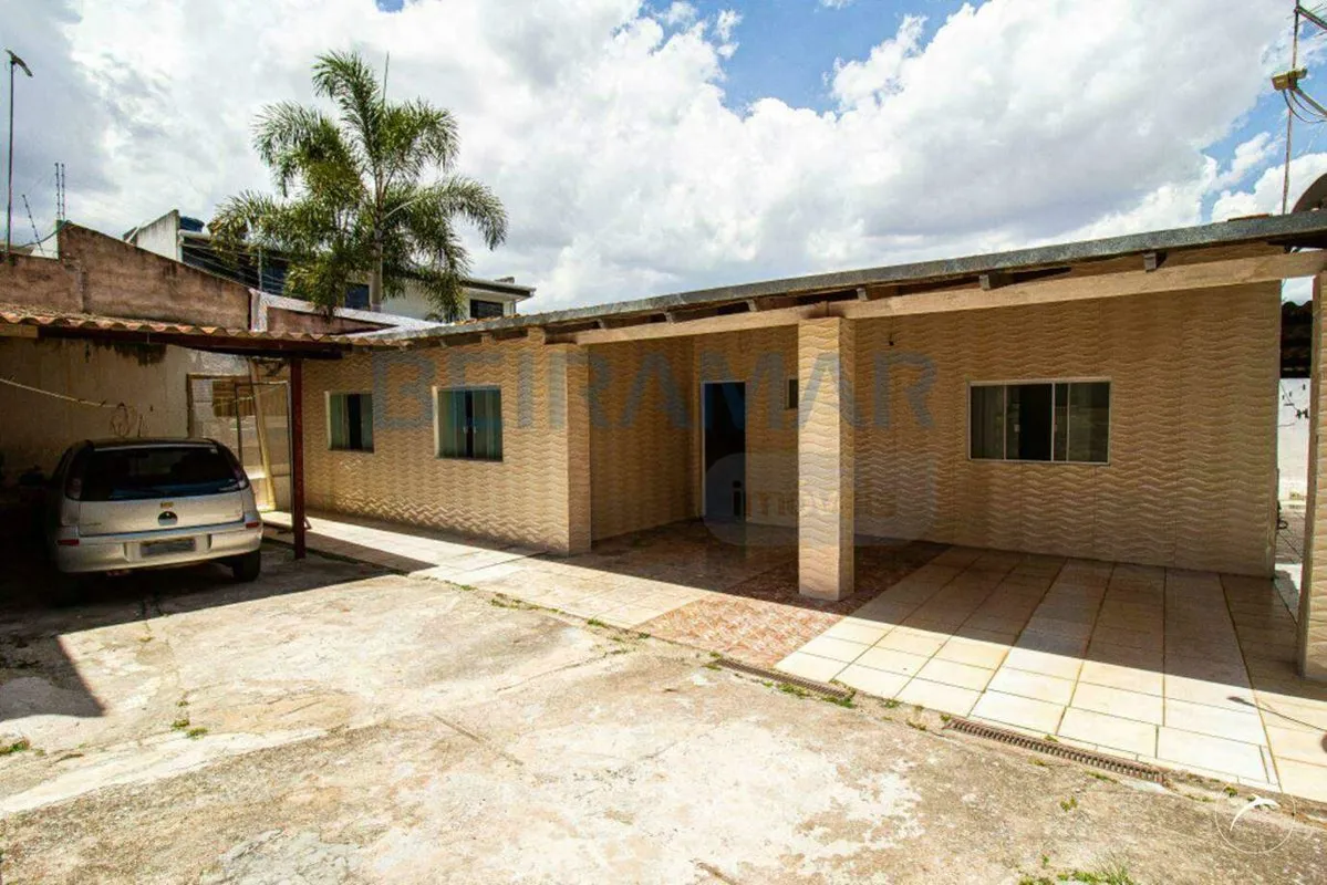 Casa para venda com 4 quartos em Taguatinga.Casa com Kitinetes disponível para v...