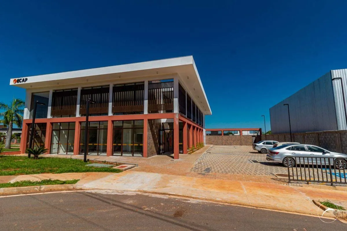 Oportunidade de Locação - Sala Comercial com Arquitetura DiferenciadaDescrição:D...