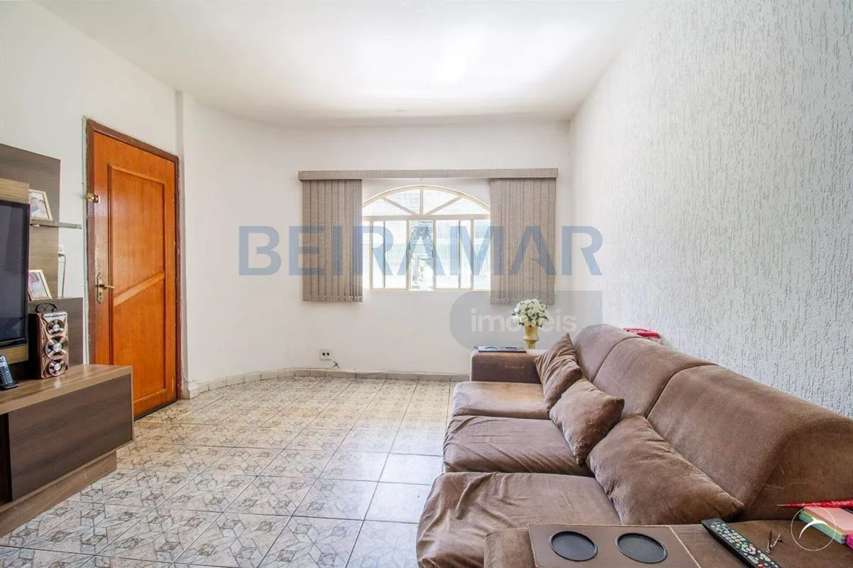 QSE 14 - Casa com pontencial comercial e residencial !Casa com 5 Residências par...