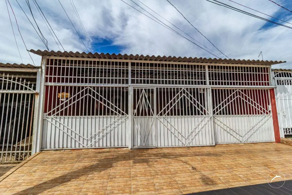 Casa Ampla com Edícula na QNO 13 - Ceilândia NorteIdeal para morar ou investir e...