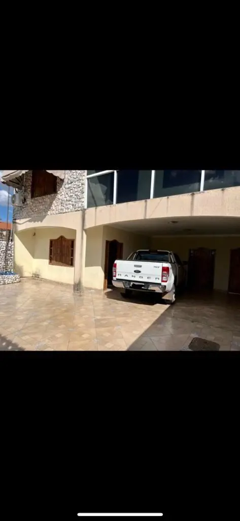 Vendo EXCELENTE sobrado 4 qtos sendo 1 suíte 3 W C social 2 salas com planejado,...