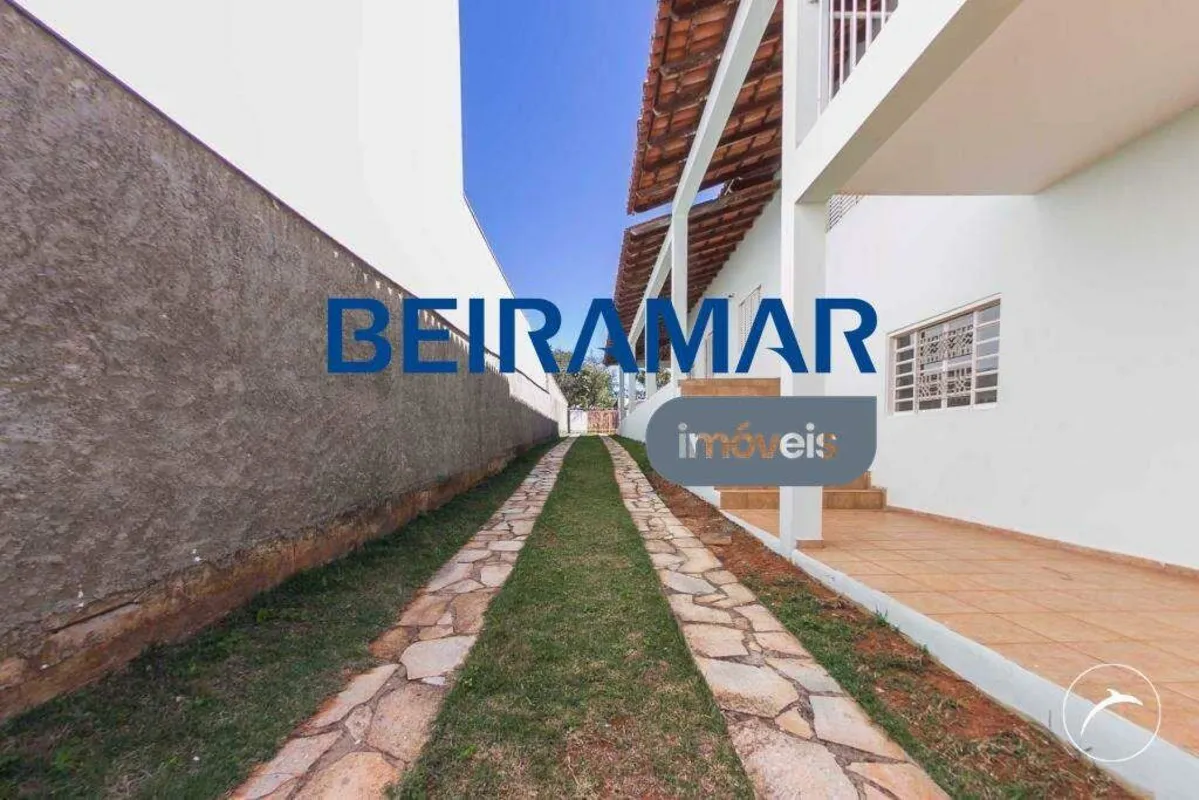 Ampla Casa com 5 Quartos no Condomínio Estância Jardim Botânico - Conforto, Laze...