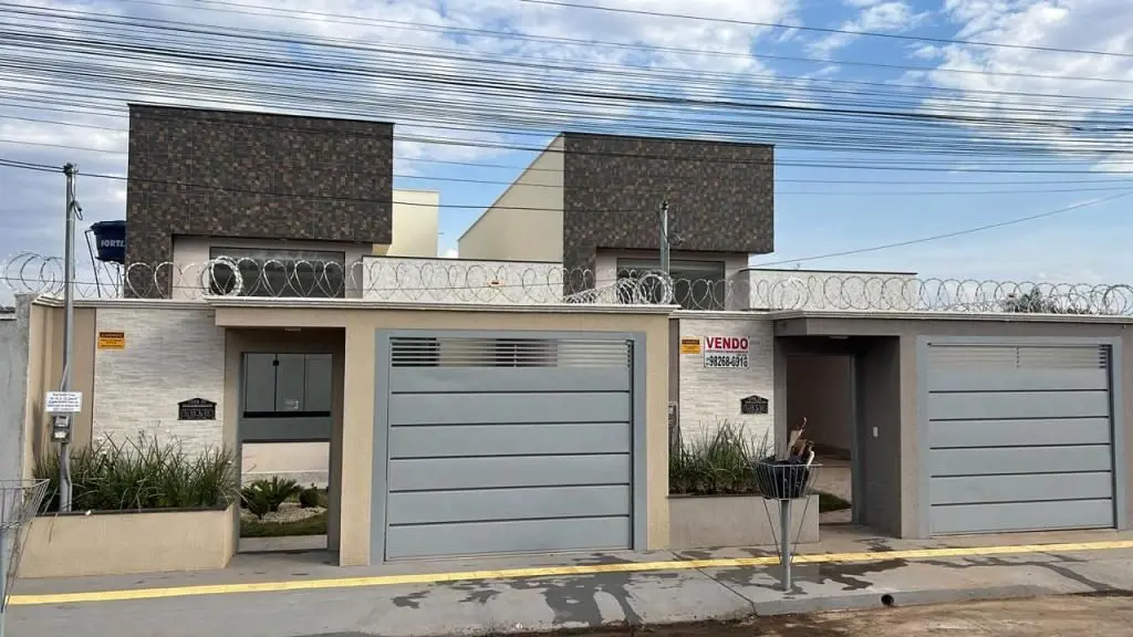 Casa médio para alto Padrão, localizada na Cidade Satélite São Luiz- Área constr...