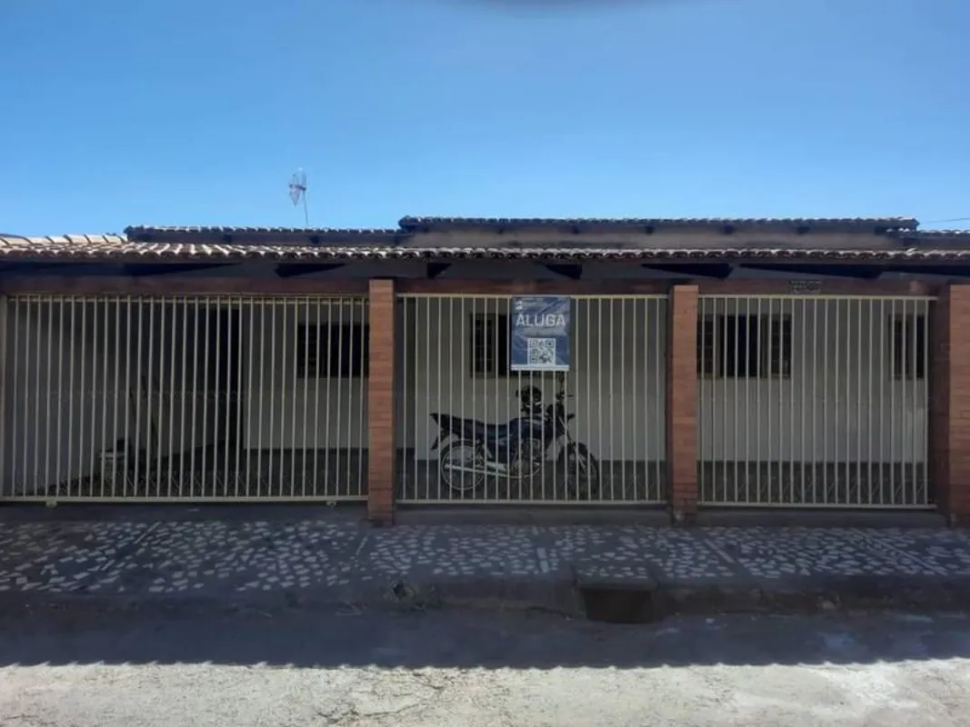 Aluga-se casa com área privativa de 198m² no Conjunto Guadalajara, próximo ao Sh...