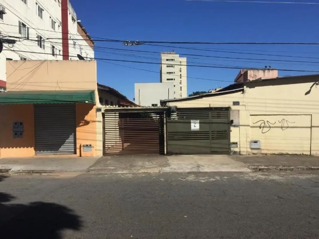 HENRIQUE: 9 8 1 9 8-4 2 4 0 (whatsapp) Terreno com gabarito para Venda na rua 23...