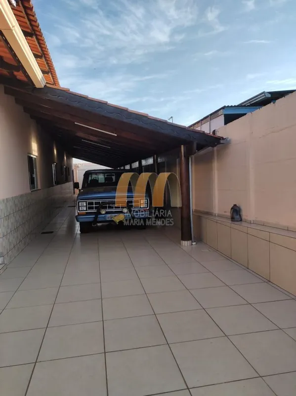 Casa térrea no bairro Vila Jayara. Terreno de 480 mt e área construída de 250 mt...