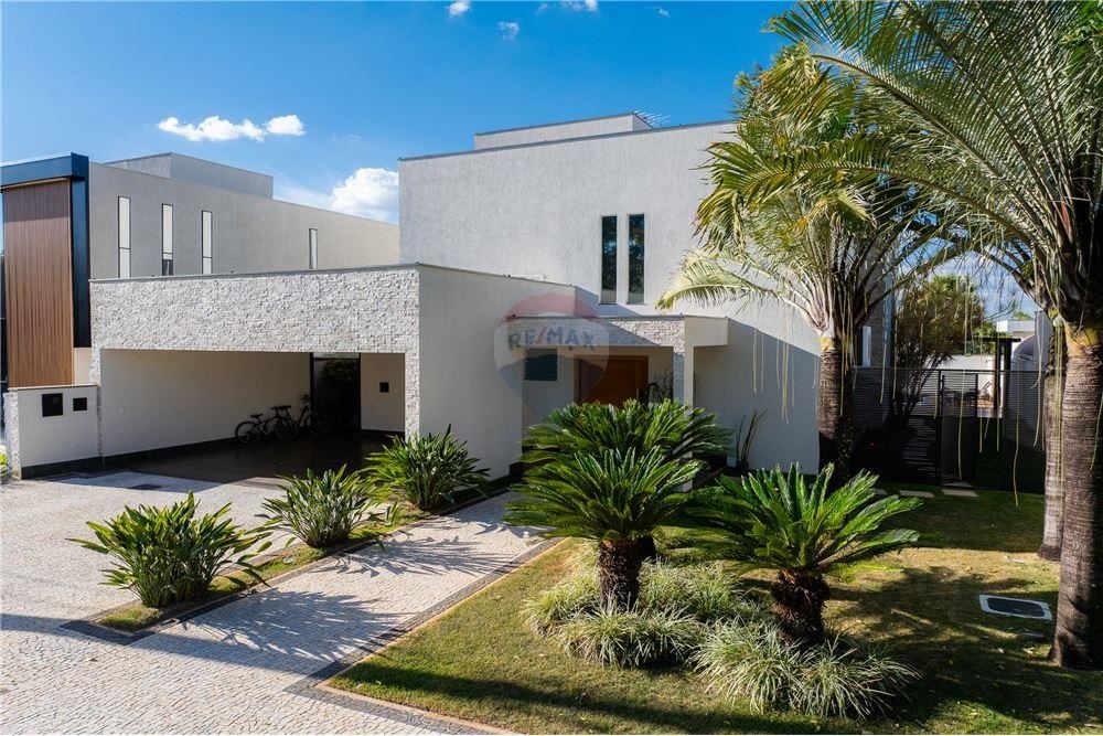 Casa à venda com 4 quartos no Jardim Botânico, Brasília - DFimoveis.com