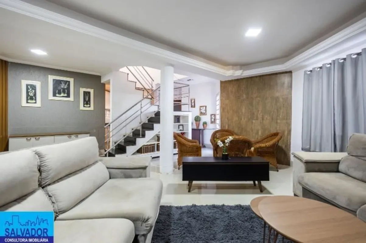 SALVADOR IMÓVEIS vende : Excelente casa no IAPI , Guará II , Brasília - DFATENÇÃ...