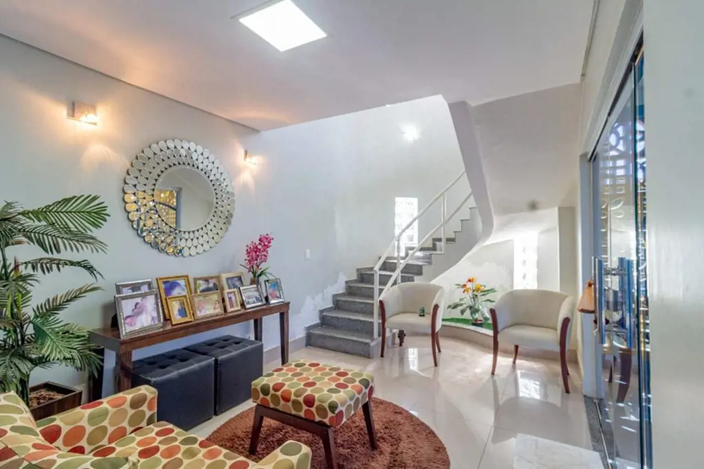 Casa à Venda - SHVP Rua 8 - Luxo e Conforto em Condomínio Fechado - Vicente Pire...