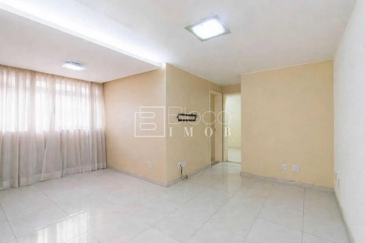 Apartamento com ótimo custo benefício.Distribuído em uma planta muito bem resolv...