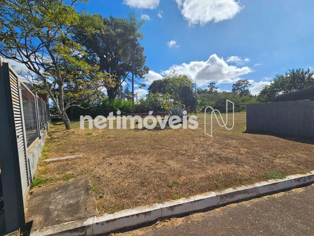 Excelente lote disponível na SMPW Quadra 27. O lote está localizado logo na entr...