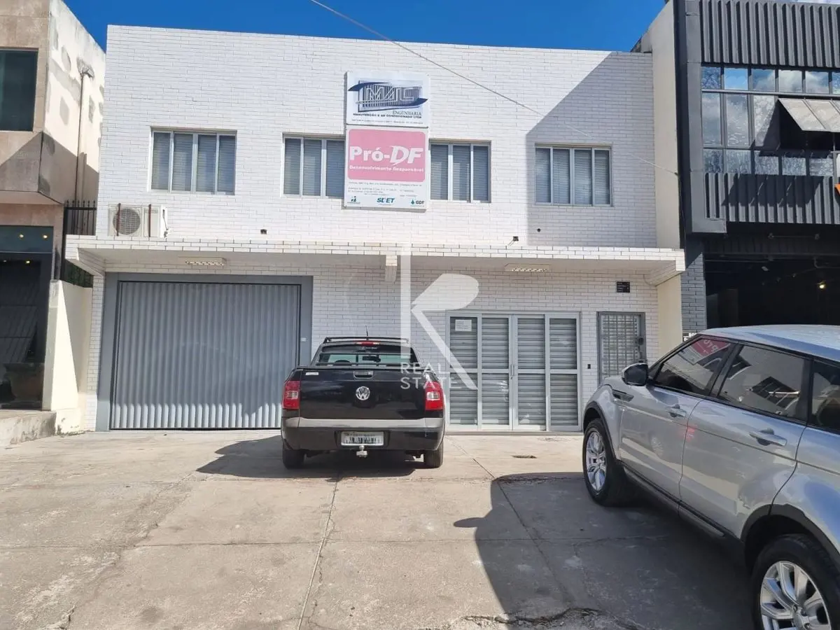 Prédio com 200m² de área privativa no Subsolo, 200m² de área privativa no Térreo...