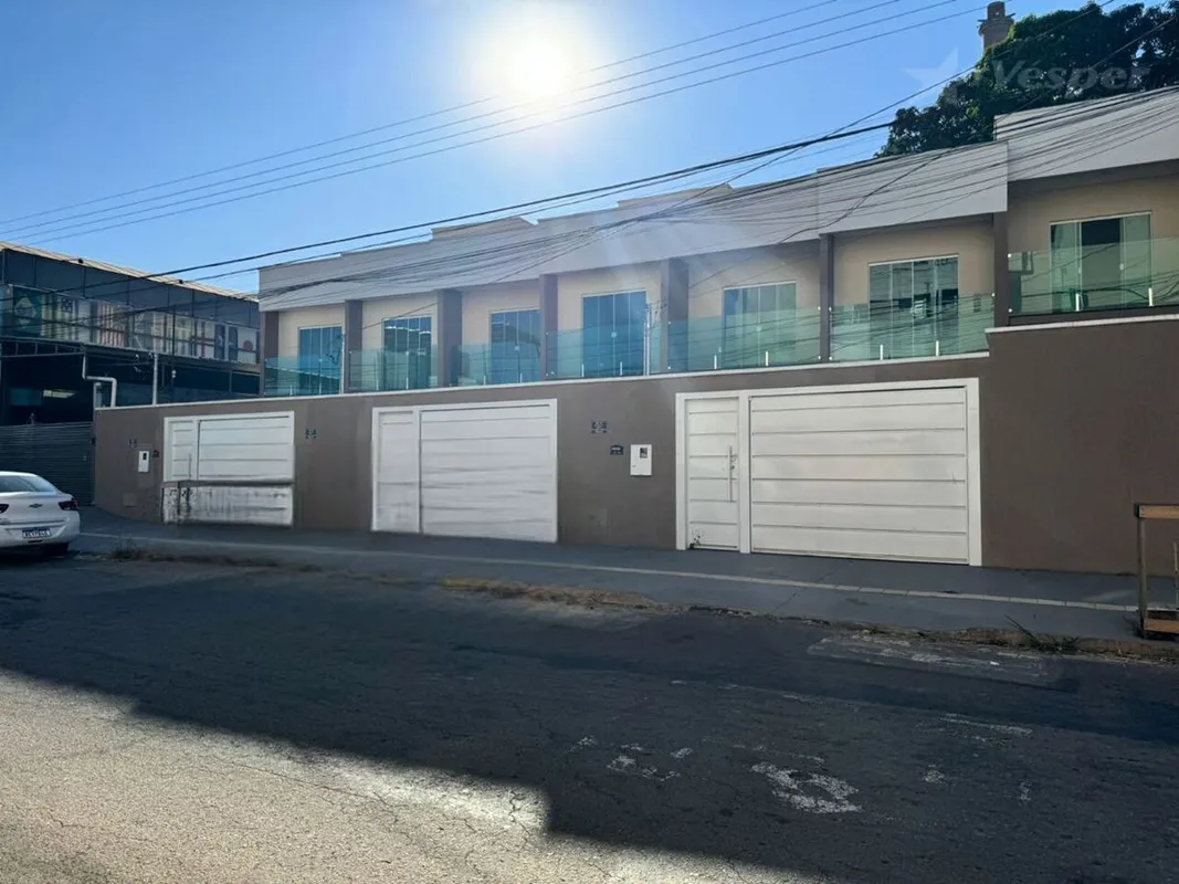 Sobrados novos pronto para mora no Setor Pedro Ludovico próximo a Av. Transbrasi...