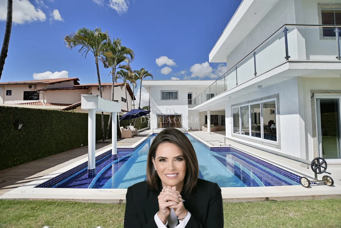 Localizada na QI 11 Lago NorteEssa residência oferece visualmente uma linguagem ...