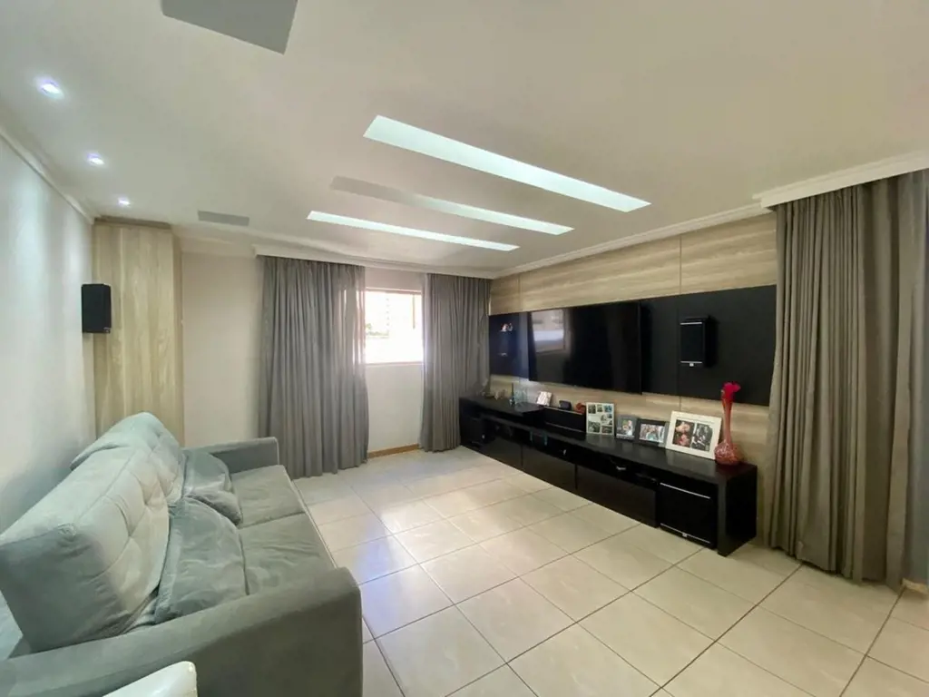 Amplitude, sofisticação e localização estratégica fazem deste duplex uma oportun...