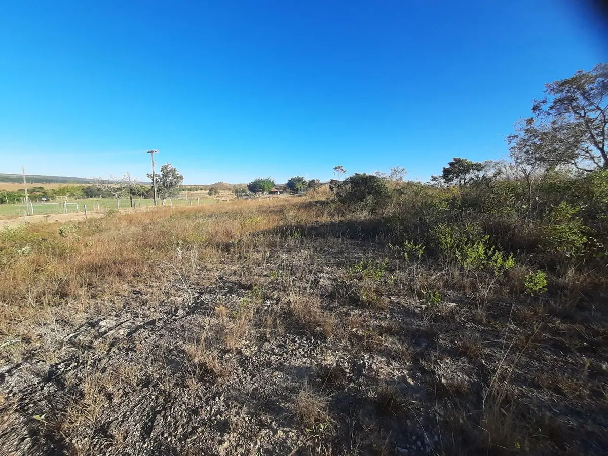 - Imóvel rural de 76.000 m², perfeito para quem deseja viver em harmonia com a n...