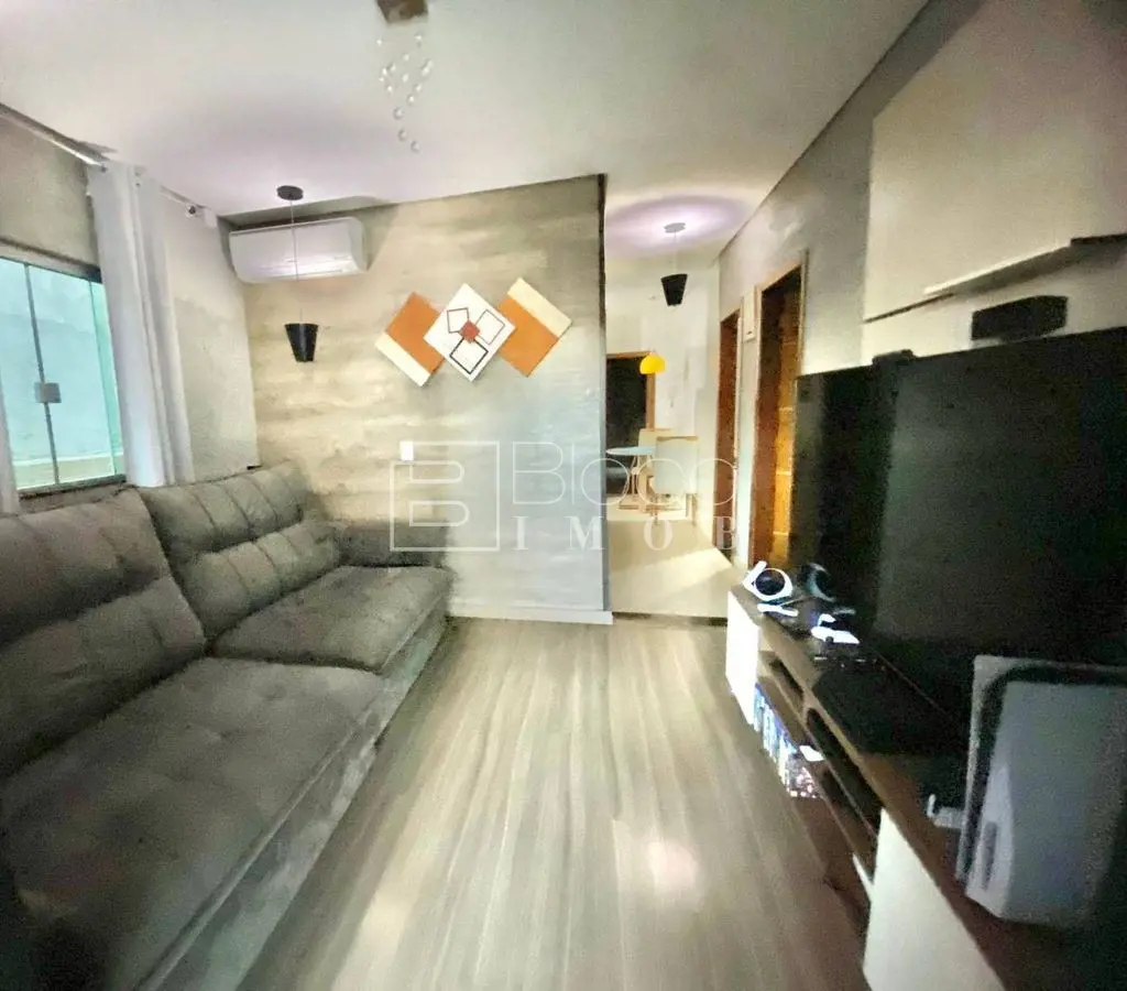 FORA DE VENDAExcelente casa com 3 quartos sendo 1 suíte na QD 801 do Recanto das...