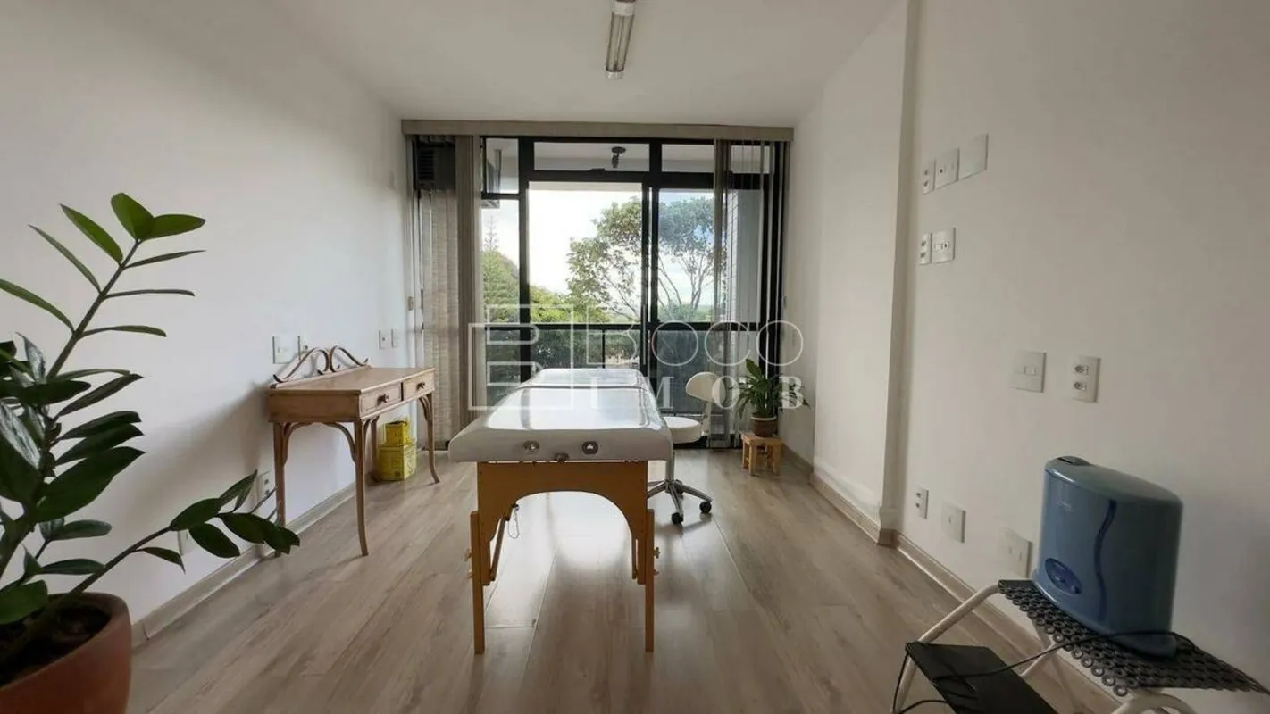 Sala Comercial em ótima localização na Asa Sul; Quadra 705Sala pronta para uso, ...