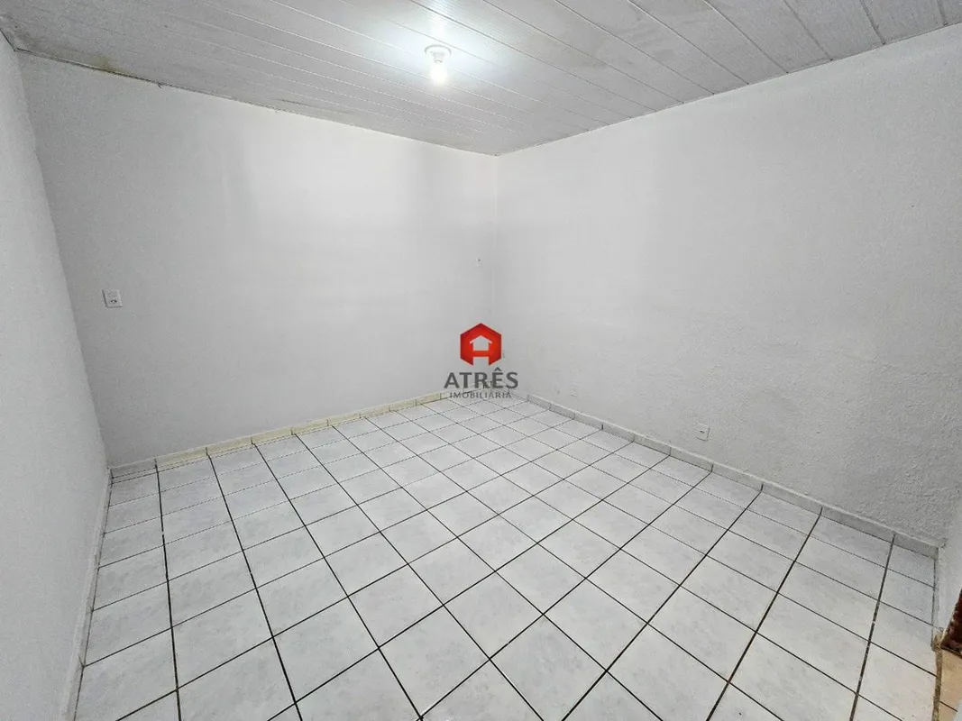 Localizado no Setor Leste Universitário, com aproximadamente 30m² composto de: s...